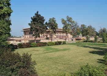 Deeg Palace garden view