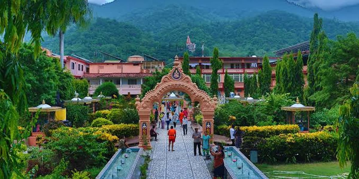Parmarth Niketan Ashram Rishikesh Spiritual Retreat Spot Parmarth Niketan Ashram View