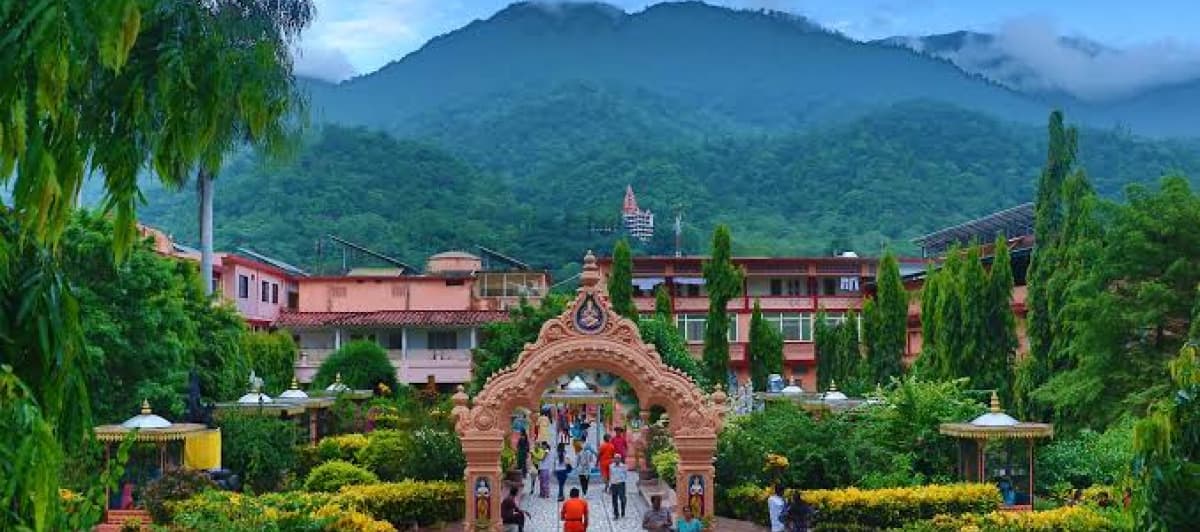 Parmarth Niketan Ashram Rishikesh – Spiritual Retreat Spot Parmarth Niketan Ashram View